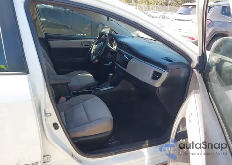 2015 Toyota Corolla Le z USA, uszkodzony, nr VIN 5YFBURHE1FP206573